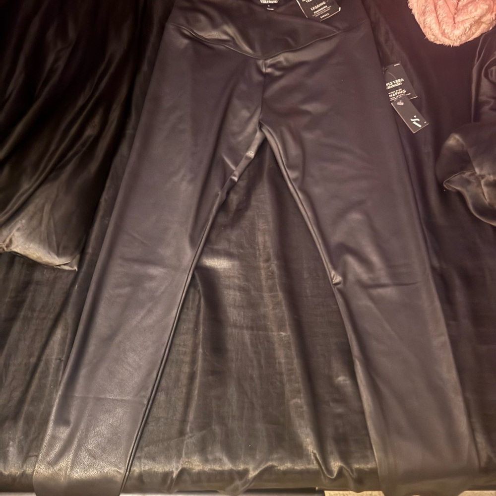 Vera Wang Black Leggings